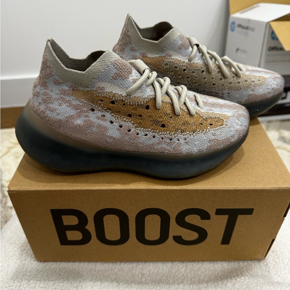 Yeezy Boost - image 1